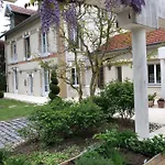 Alojamento de Acomodação e Pequeno-almoço Le Jardin De 3*