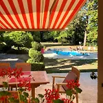 Alojamento de Acomodação e Pequeno-almoço Le Jardin De 3*